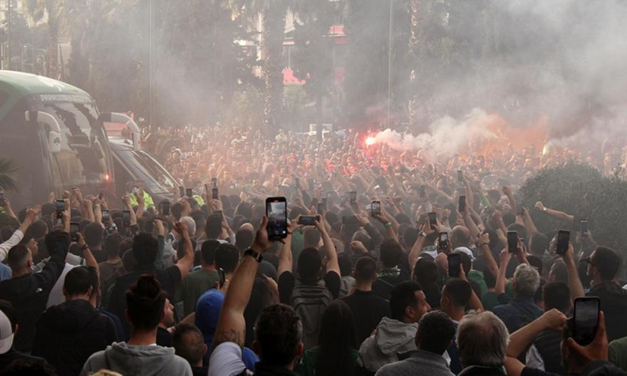 «Ντόπες» και… διπλό από τον κόσμο του Παναθηναϊκού thumb