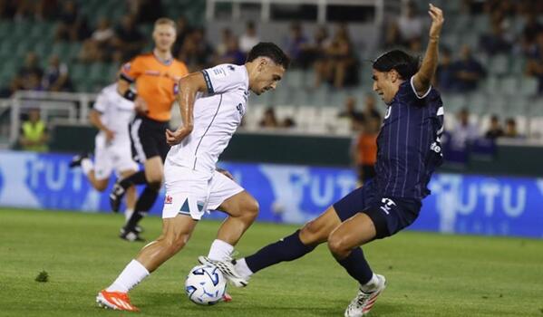 Super League: Άσφαιρη μονομαχία στη Λεωφόρο image