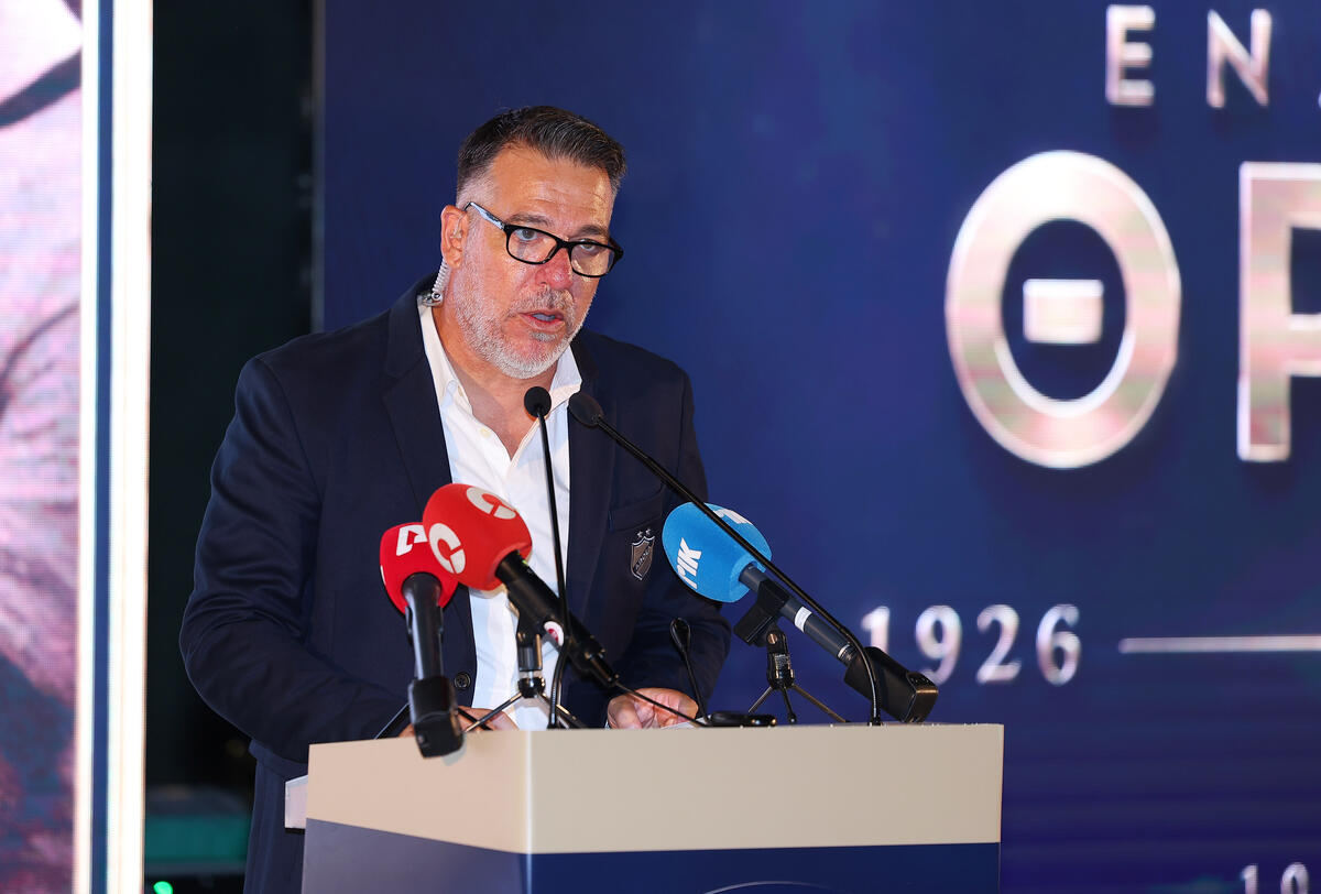 Πετεβίνος: «Θα κάνουμε κι άλλη μεταγραφή - Θέλουμε παραπάνω διαρκείας» thumb
