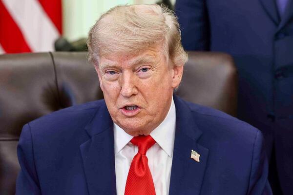 Τραμπ σε Ποτσετίνο: «Είσαι φανταστικός τύπος και προπονητής!» image