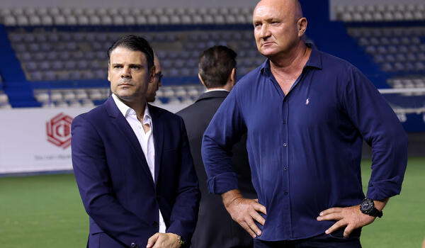 Το παίρνει πάνω του για το εμπάργκο ο Μαραγκός image