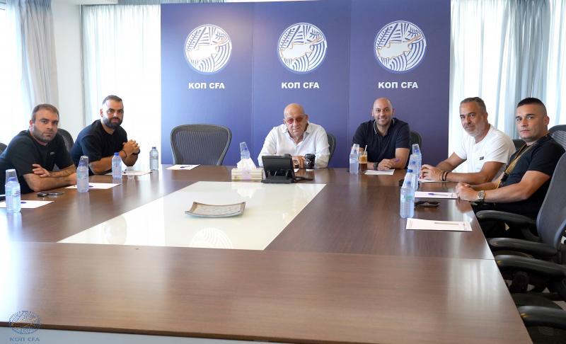 Τα είπε με τις διοικήσεις της ΑΕΛ και της Ομόνοιας 29Μ ο Κούμας thumb