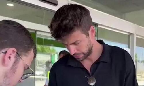 Γεμάτος νεύρα ο Πικέ, έσπασε το κινητό παπαράτσι! (video) thumb