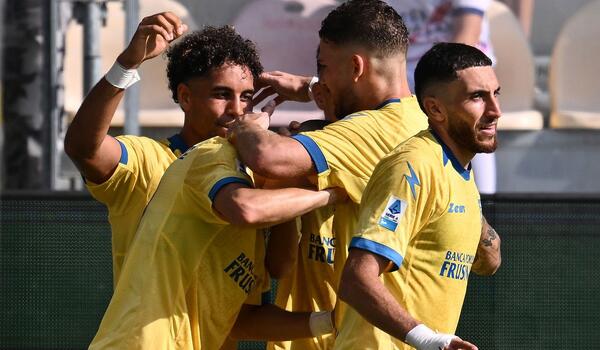 Serie A: Προσγείωσε την Κόμο του Δουβίκα η τρομερή Φροζινόνε image