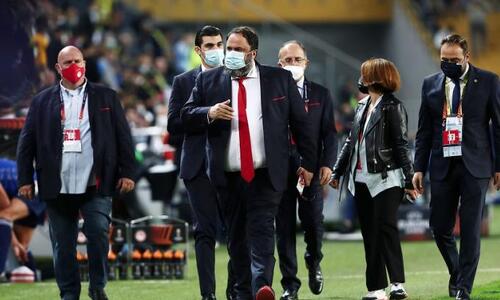 Μαρινάκης: «Η νίκη είναι αφιερωμένη σε όλους τους Έλληνες μέσα στην Πόλη μας» thumb
