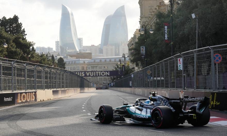 Διέλυσε τον ανταγωνισμό και κατέκτησε την pole position στο Μπακού ο Ράσελ! thumb