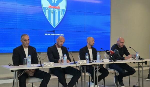 Live: Η παρουσίαση των Ελ Μαέστρο, Αλεξάνδρου και Νικολάου image