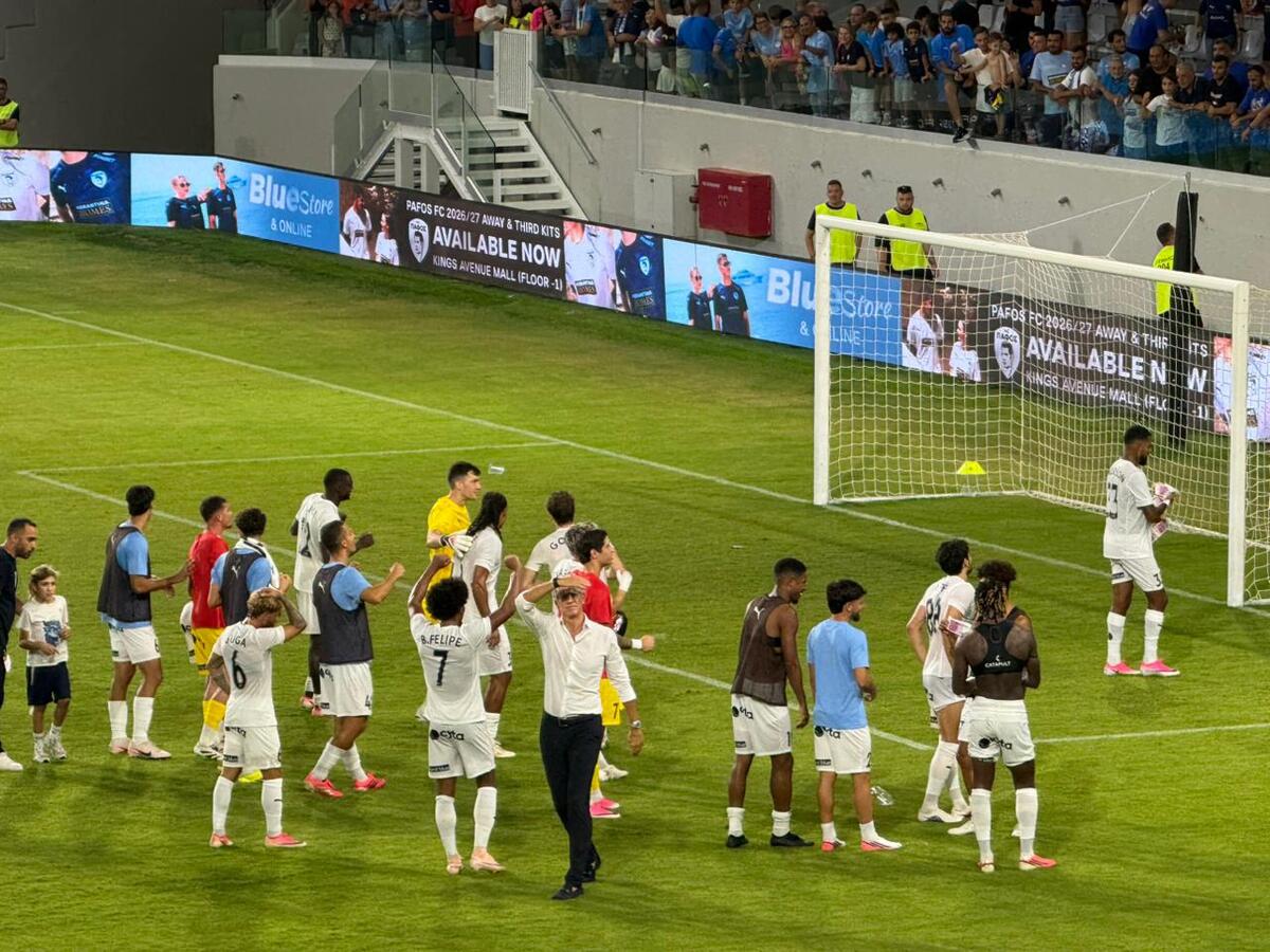 ΒΙΝΤΕΟ ST: Ξέσπασαν στο φινάλε! (pics) thumb