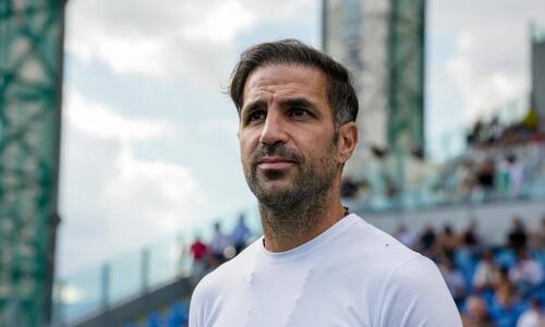 Η ειδική ρήτρα στο συμβόλαιο του Φάμπρεγας με την Κόμο για Μπαρτσελόνα, Αρσεναλ και Τσέλσι thumb