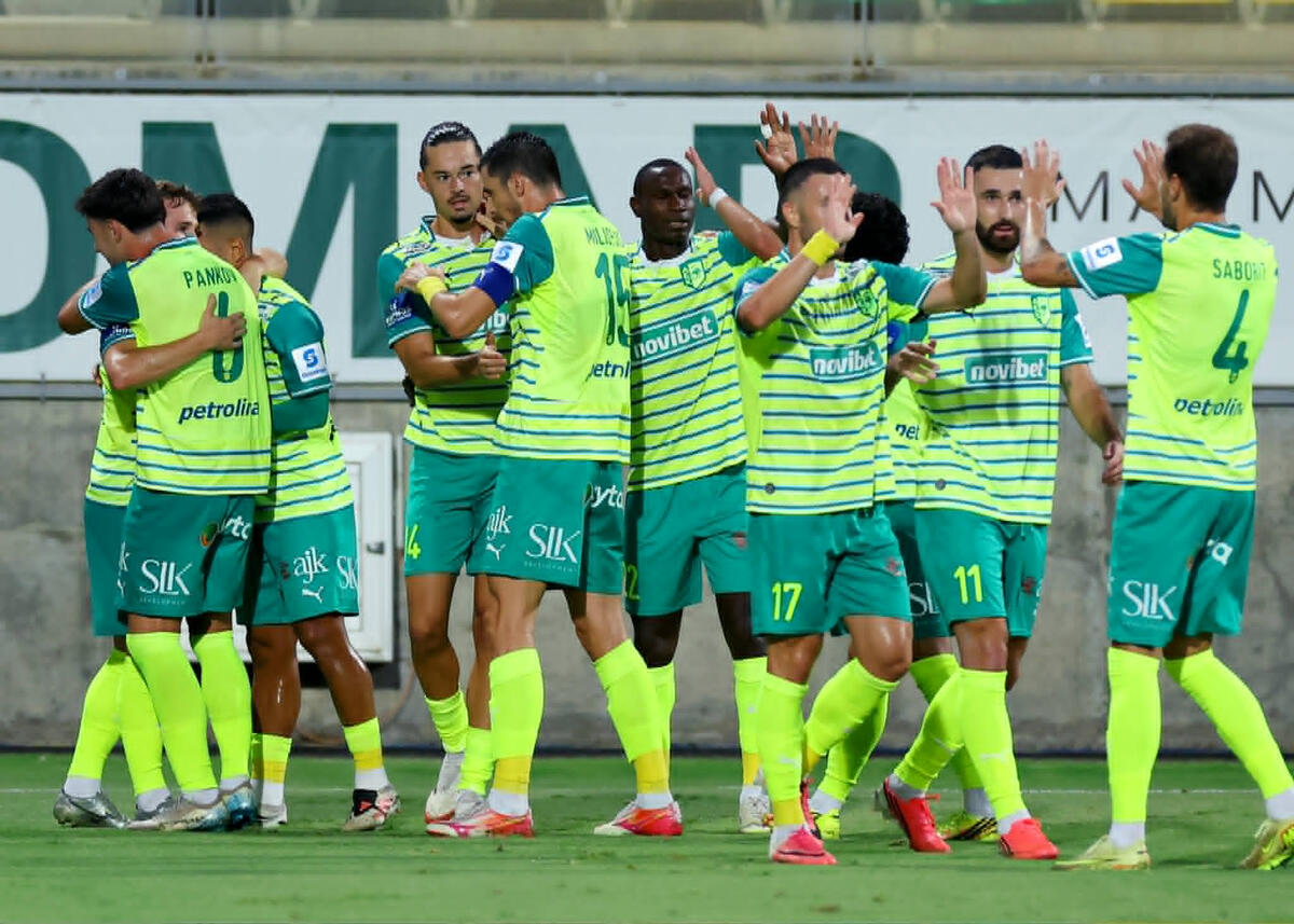 ΑΕΚ - ΑΠΟΕΛ 3-1: Ιδανική πρεμιέρα με τριάρα - Με το αριστερό οι  «γαλαζοκίτρινοι» thumb