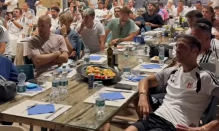Γύρισαν όλοι στον Δουβίκα, μόλις άνοιξε το μπαλάκι της ΑΕΚ thumb