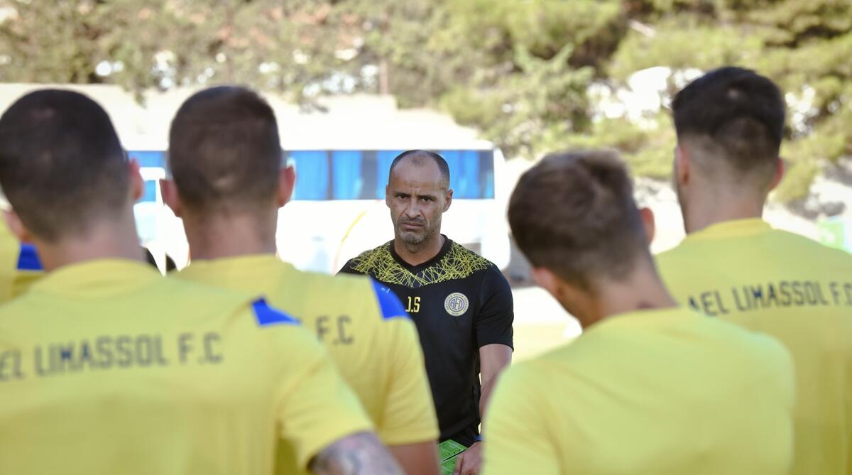 Στην ΑΕΛ... όλα κυλούν ομαλά - Κιτρινίζει το Πελένδρι  thumb