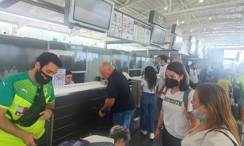 Αισιόδοξος ο πρόεδρος πριν τη πτήση (pics) thumb