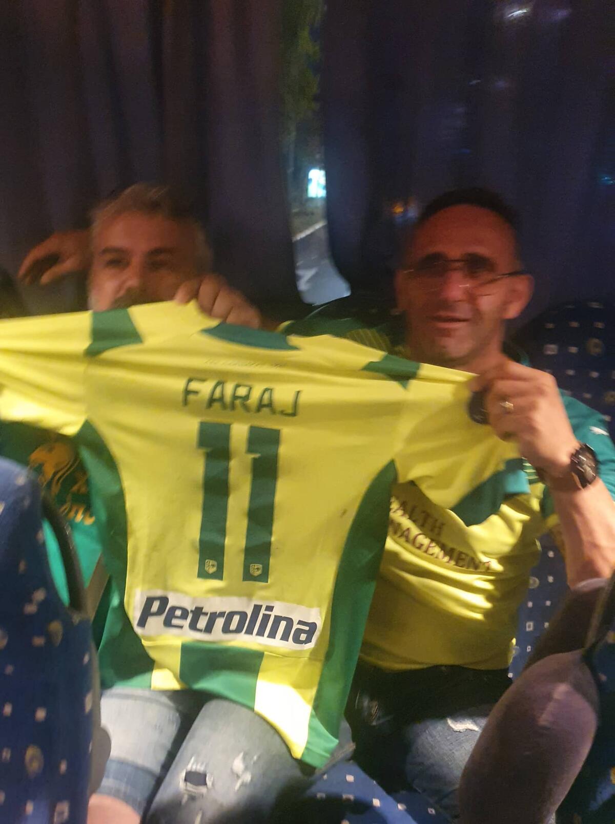 Έφυγαν με ενθύμιο! (pics) thumb