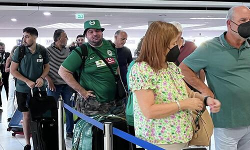 Ομόνοια: Κλικς του Sportime από το αεροδρόμιο, μαζεύεται ο κόσμος! thumb