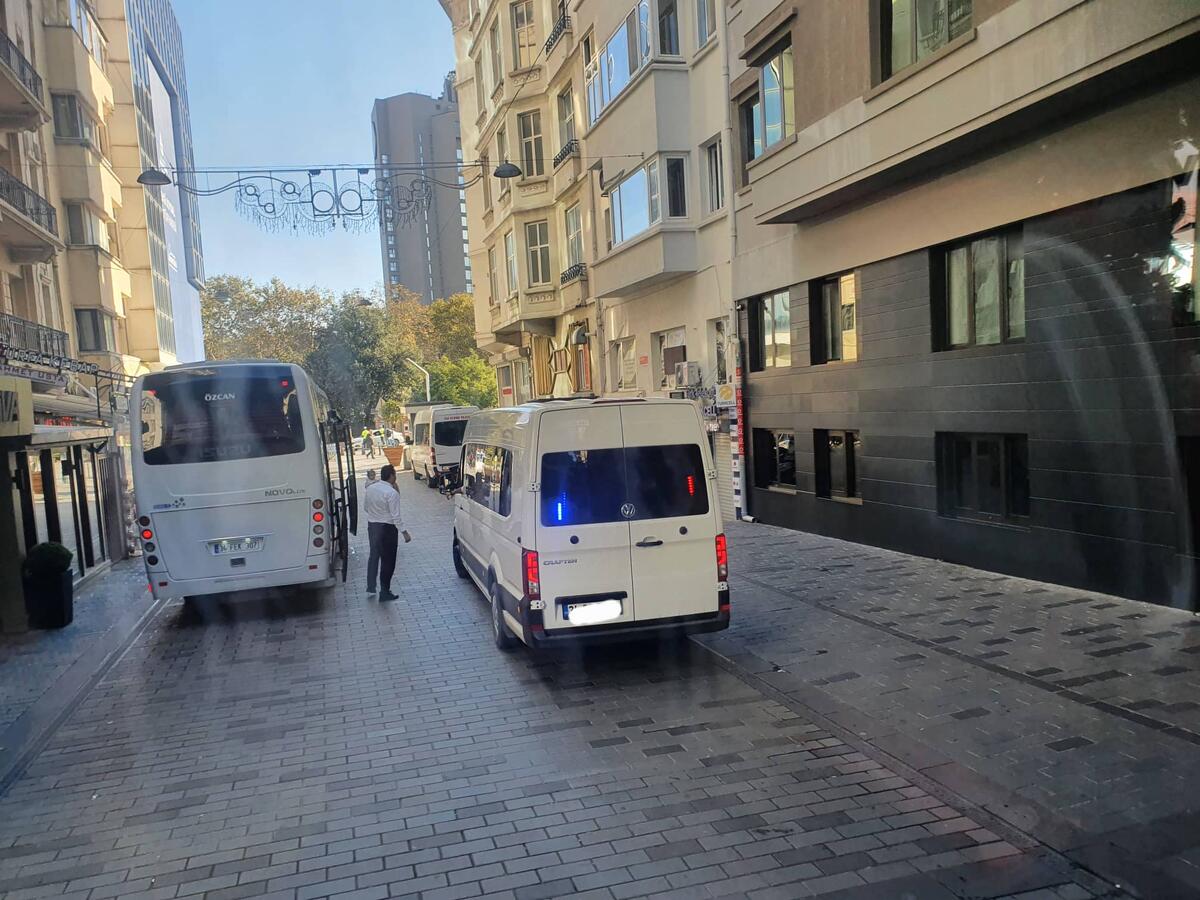 Εξονυχιστικός έλεγχος στο λεωφορείο, πήραν πανό!  thumb