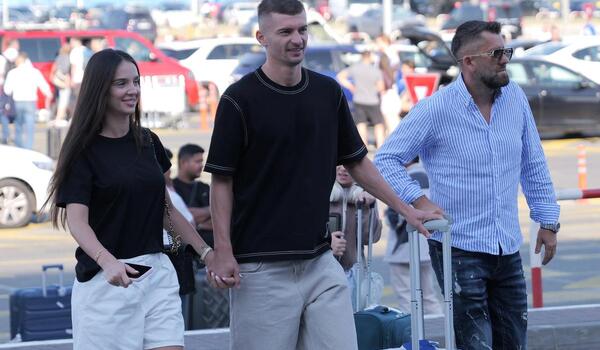 «Πετά» για Κύπρο ο Τανάσε - «Πάω σε μια σημαντική ομάδα, ανυπομονώ να αρχίσω» image