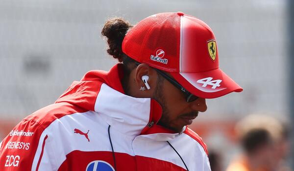 F1: Ferrari και Χάμιλτον «μαγειρεύουν» νέο συμβόλαιο image