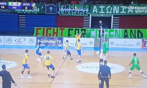 Έντονη φόρτιση στο Ομόνοια-ΑΠΟΕΛ για τα θύματα στα Τέμπη thumb