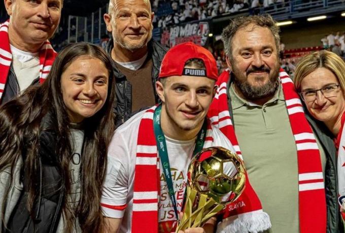 Πρόταση ύψους 15 εκατ. ευρώ περιμένει η Σλάβια για Ζαφείρη! thumb
