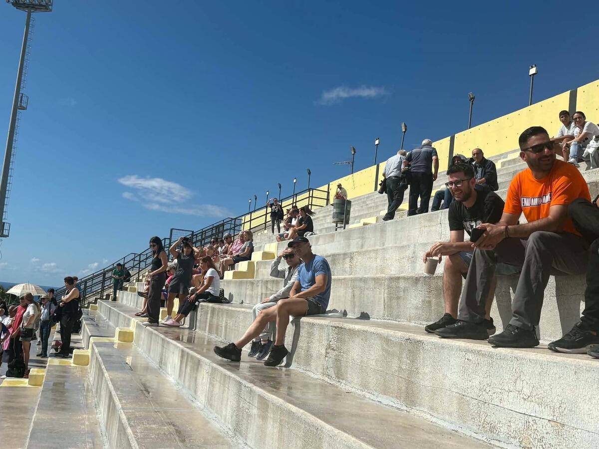 Φωτογραφίες ST: Αρκετός κόσμος στο ιστορικό Πέγεια - ΑΠΟΕΛ thumb