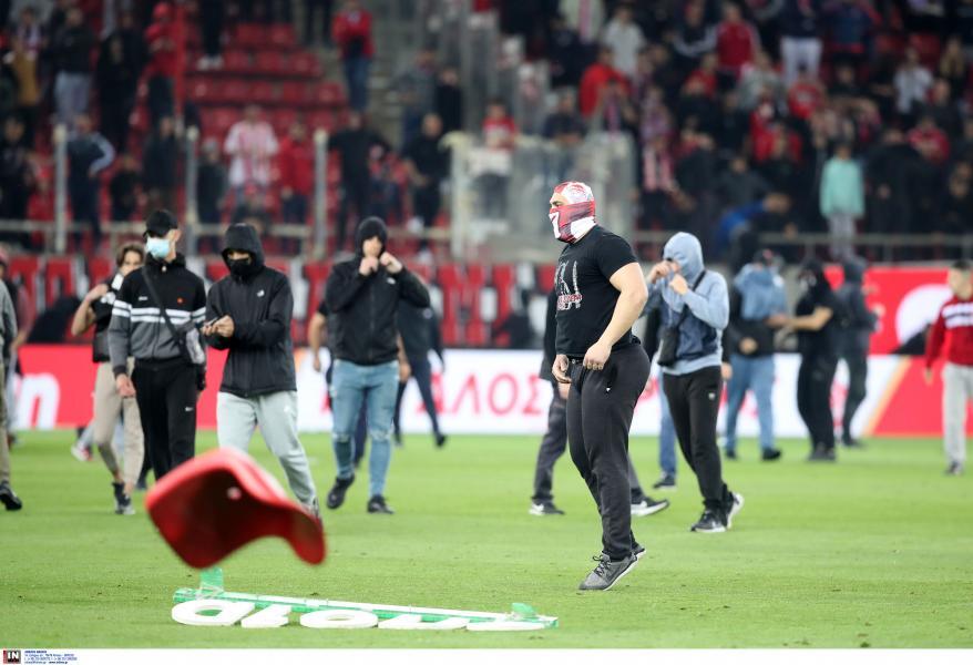 Εικόνες ντροπής: Τρομερά επεισόδια στο «Καραϊσκάκης»! (pics) thumb