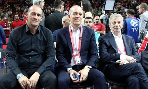 Συνάντηση Αγγελόπουλων με Μητσοτάκη για το ΣΕΦ! thumb