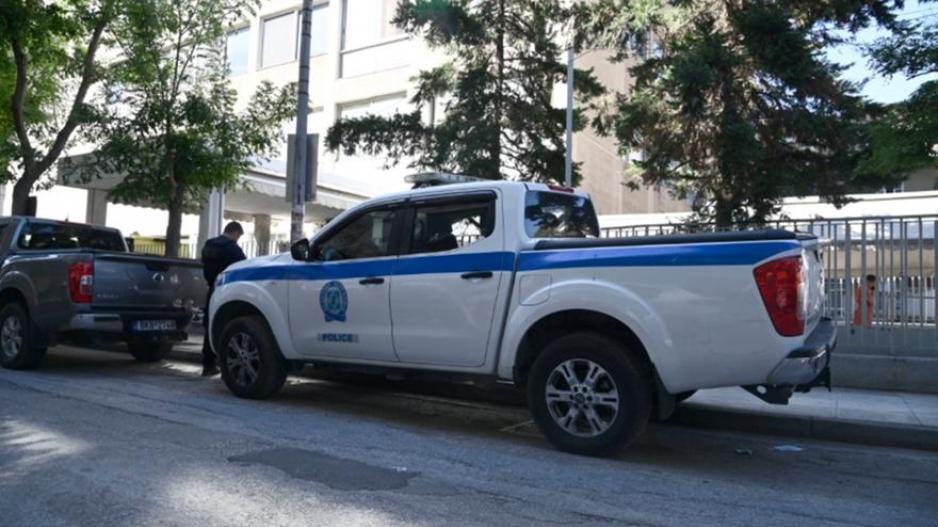 Κινητοποίηση από τώρα, ελέγχει αμάξια η αστυνομία thumb