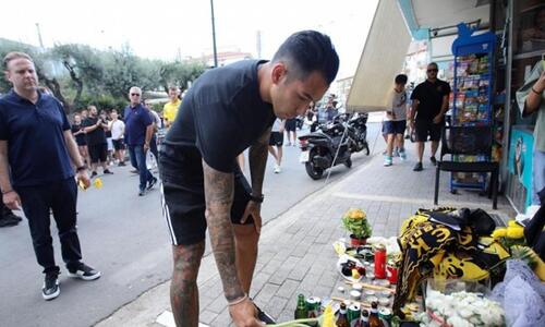 Οι αρχηγοί της ΑΕΚ άφησαν λουλούδια στο σημείο που δολοφονήθηκε ο οπαδός thumb
