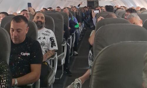 Συνθήματα και χαρές πριν την απογείωση για Τορίνο (βίντεο) thumb