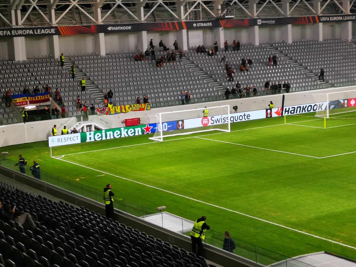 Βίντεο ST: Είσοδος Σπάρτα Πράγας και υποδοχή από τους Τσέχους thumb