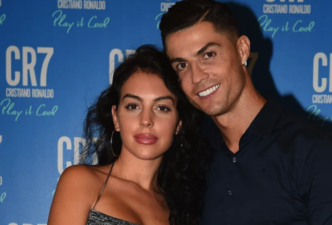 «Έκραξε» Ζεσούς με fake δήλωση και αμέσως μετά την έσβησε η Χεορχίνα (pic) thumb