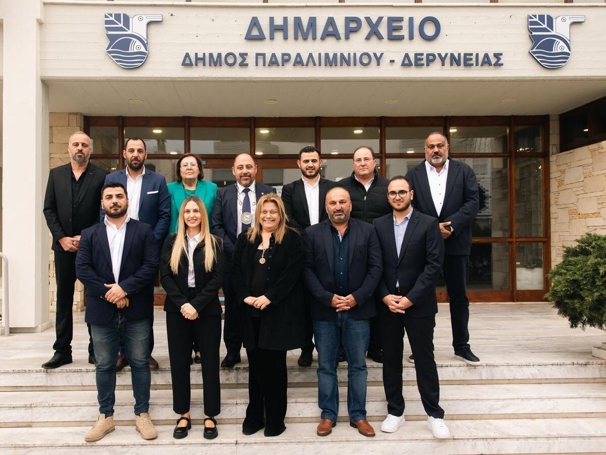 Συγκινητική κίνηση - Επιχορηγούν τα εισιτήρια με την Νέα Σαλαμίνα thumb