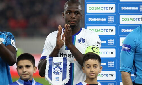 Η πατρική αγκαλιά του Λέτο στον Τετέη και ξέσμασμα στο τελευταίο του ματς thumb