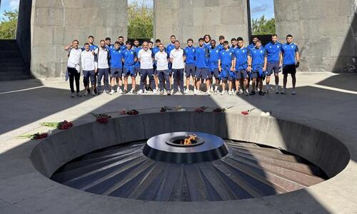 Επίσκεψη στο μνημείο γενοκτονίας των Αρμενίων στο Ερεβάν thumb