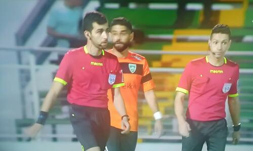 Σέντρα με 20 λεπτά καθυστέρηση για πρόβλημα στον φωτισμό! thumb