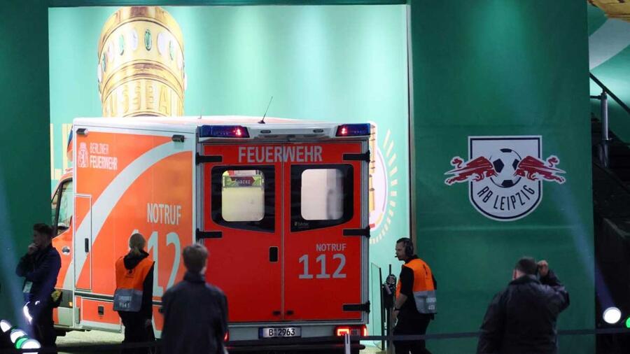 Κατέρρευσε οπαδός της Λειψίας, «σιγή» στο γήπεδο thumb