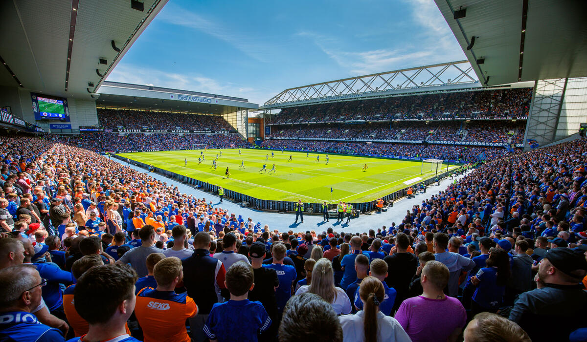 Πανικός στο Ibrox stadium! thumb