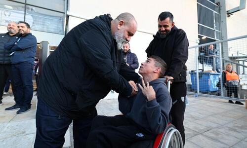 Ο Γιάννης Παπαστεφανάκης χαιρέτησε την αποστολή του Ολυμπιακού thumb
