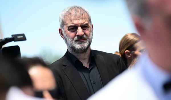 «Eίμαι μικρός μπροστά σου, να είσαι σίγουρη ότι πάλι εσένα θα ερωτευόμουν» image