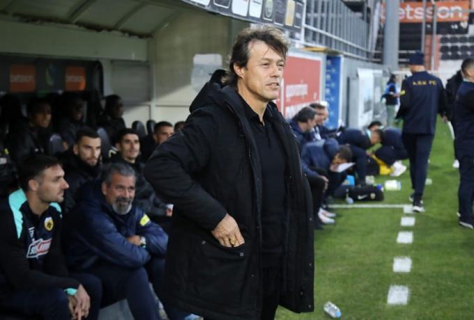 Αλμέιδα: «Δείξαμε υπομονή, ηρεμία, αυτοσυγκέντρωση...» thumb