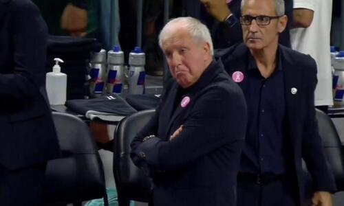 Επική αντίδραση Ομπράντοβιτς σε Ρογκαβόπουλο μετά από τρίποντο του διεθνούς φόργουορντ! thumb