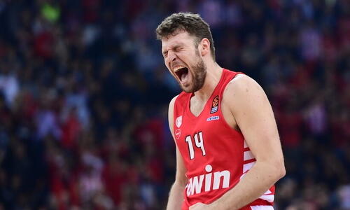 Ενδιαφέρον ξανά από NBA για Βεζένκοφ thumb