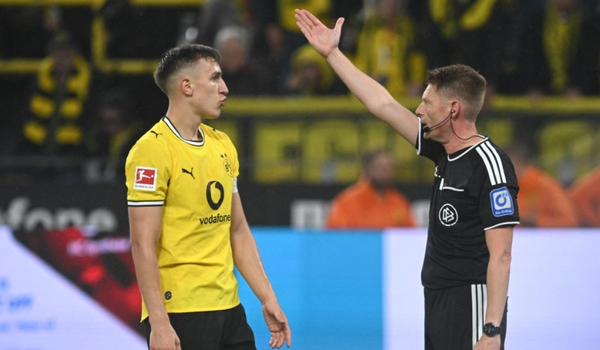 «Κατέβασε διακόπτες» στο φινάλε και τιμωρήθηκε με ισοπαλία η Ντόρτμουντ! image