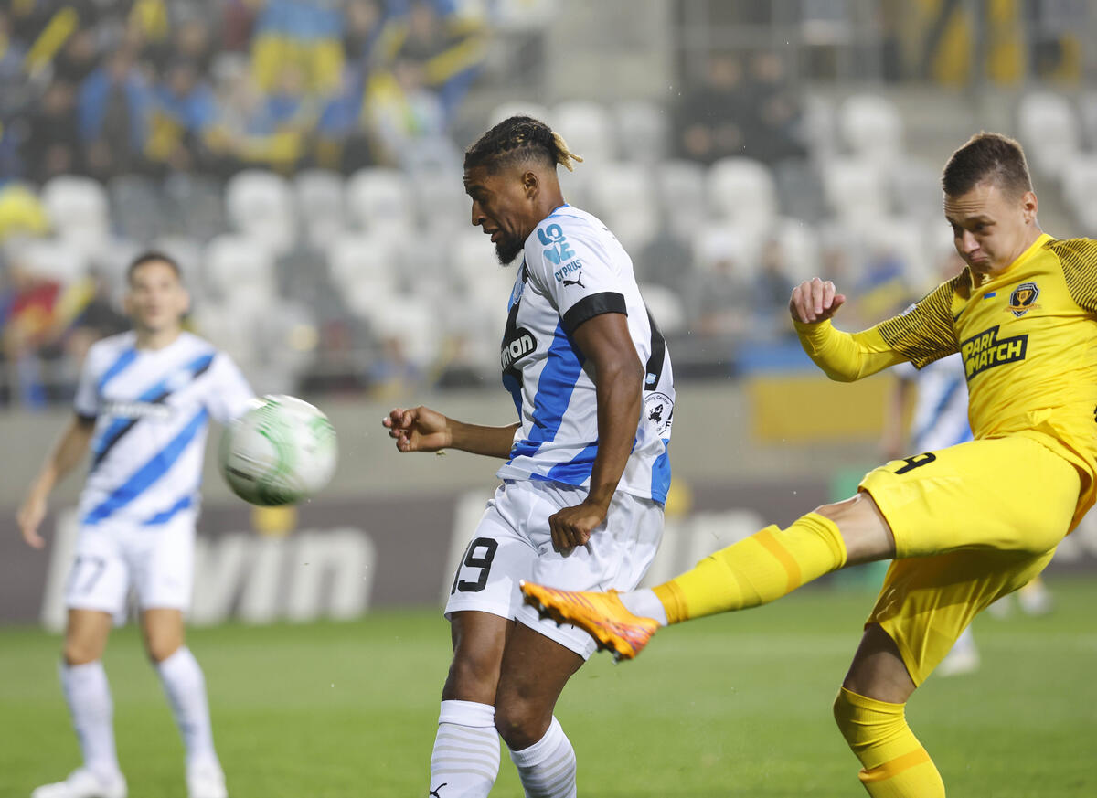 Τελικό:  Ντνίπρο-Απόλλων 1-0  thumb
