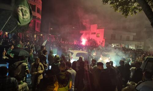 Καίγεται η Παπανικολή - Πανηγυρίζει ο πράσινος λαός (ΦΩΤΟΣ-ΒΙΝΤΕΟ) thumb