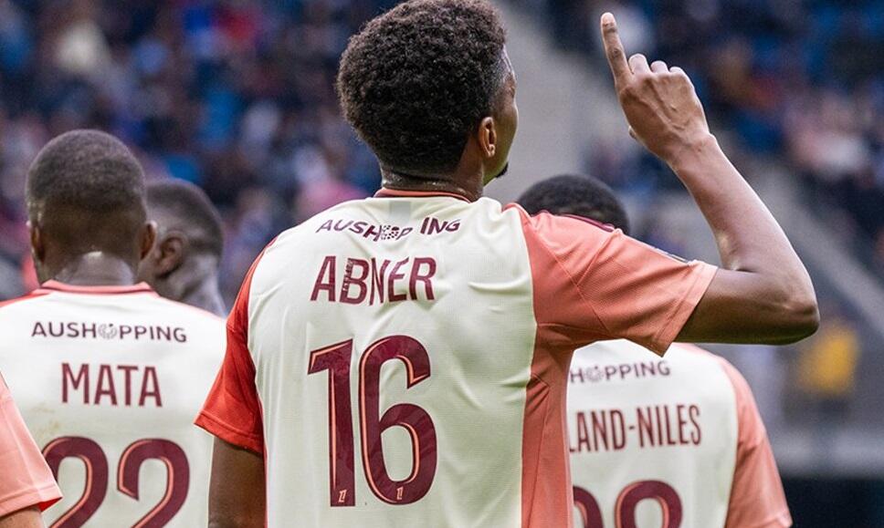 Ligue 1: «Τεσσάρα» και πέμπτη συνεχόμενη νίκη για τη Λιόν thumb