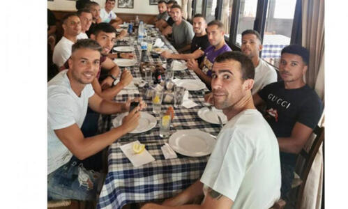 Γεύμα στους παίκτες της ΑΕΚ (pics) thumb