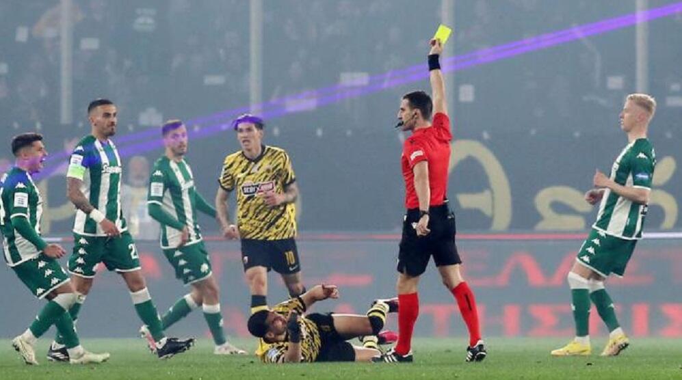 ΑΕΚ - ΠΑΟ 0-0: Πολύ σκληρός για ν' αφήσει την κορυφή! thumb