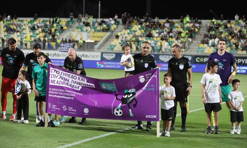 ΑΕΚ - Πάφος FC: Παράπονα του κόσμου προς τους διαιτητές thumb